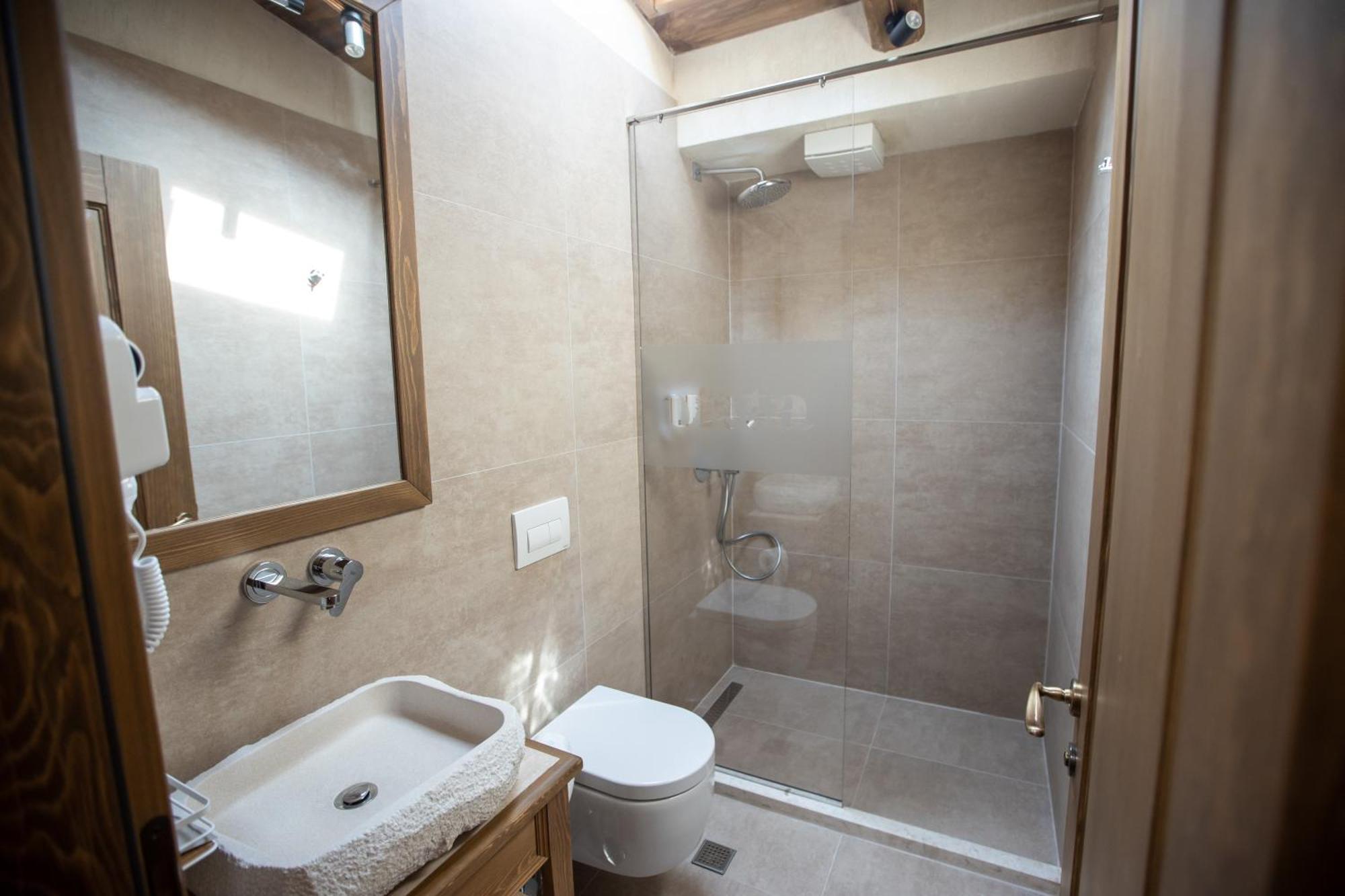Vista Boutique Hotel ベラト エクステリア 写真