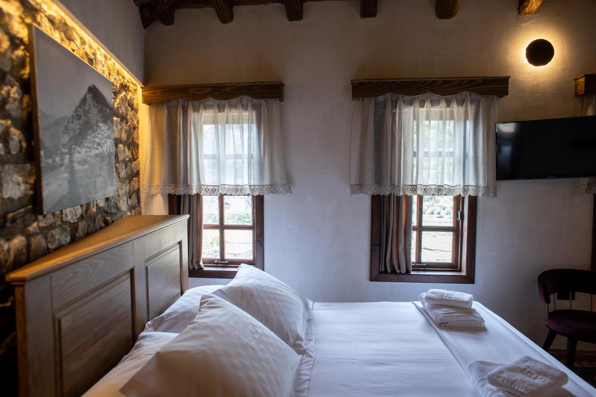 Vista Boutique Hotel ベラト エクステリア 写真