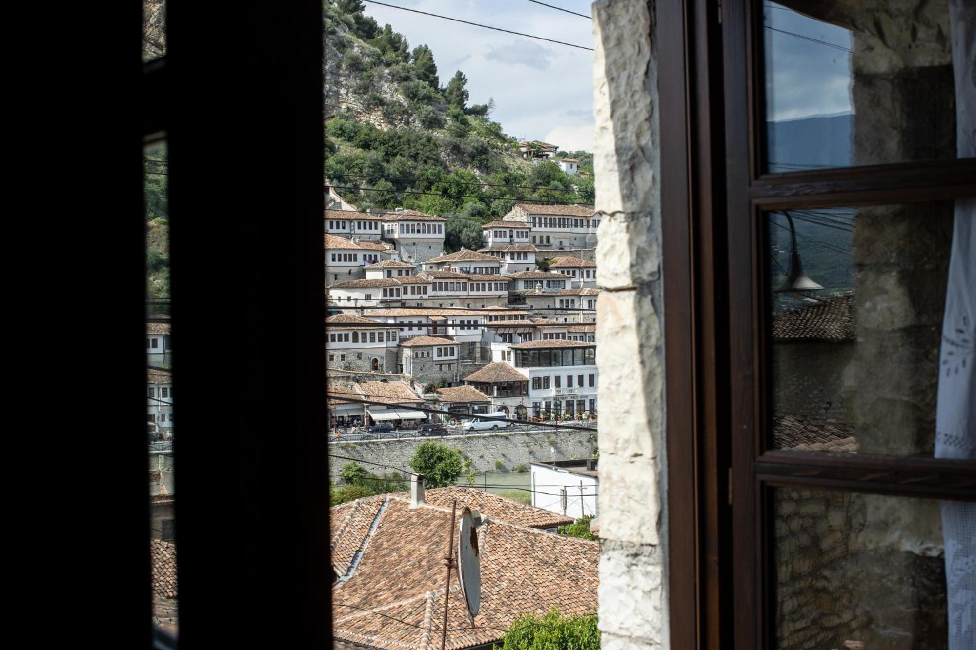 Vista Boutique Hotel ベラト エクステリア 写真