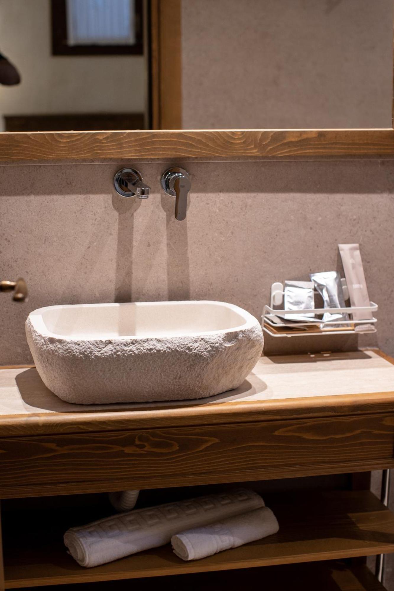 Vista Boutique Hotel ベラト エクステリア 写真