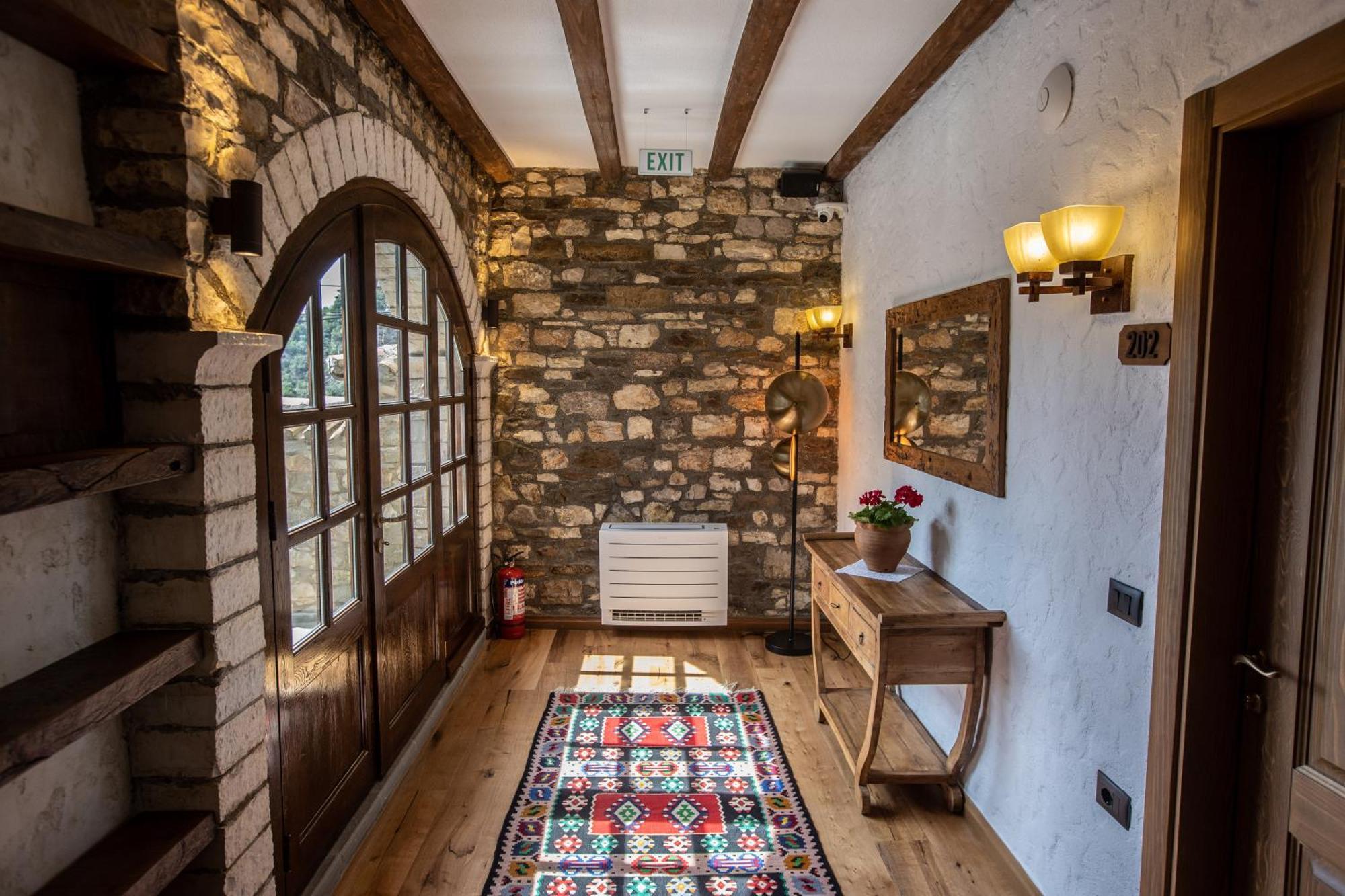 Vista Boutique Hotel ベラト エクステリア 写真